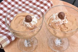 Kaffemousse med fløde - nem opskrift uden husblas
