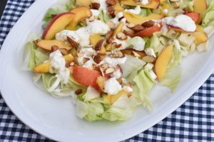 DSC_3773 • nogetiovnenstaging.com Salat med fersken og mozzarella - nem ferskensalat opskrift