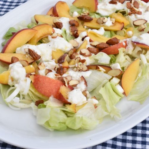 Salat med fersken og mozzarella - nem ferskensalat opskrift