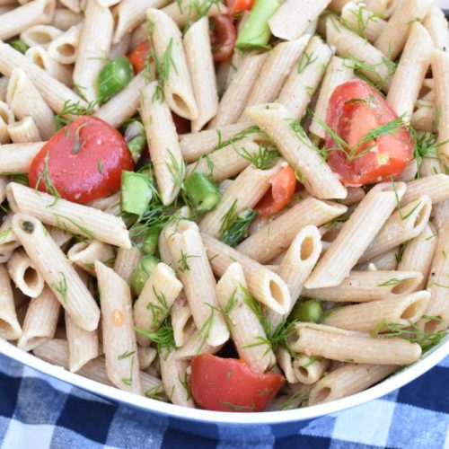 Pastasalat med asparges, dild og tomater - nem opskrift