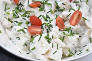 Gammeldags kartoffelsalat - opskrift på klassisk kartoffel salat 