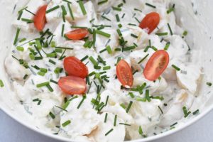 Gammeldags kartoffelsalat - opskrift på klassisk kartoffel salat 
