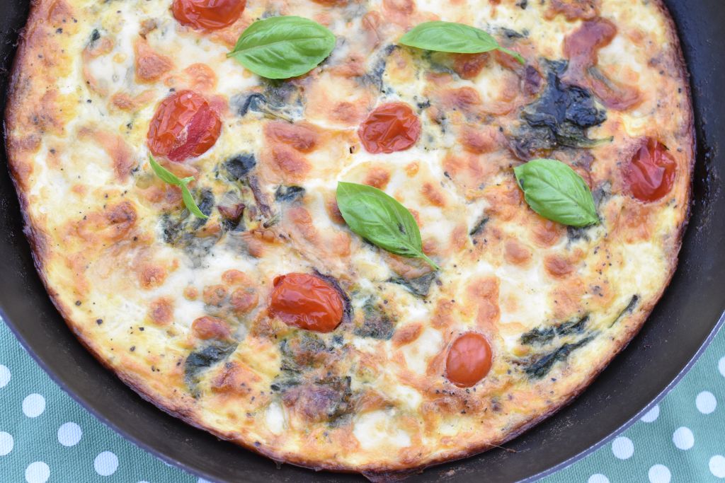 Æggekage med spinat og mozzarella - nem opskrift