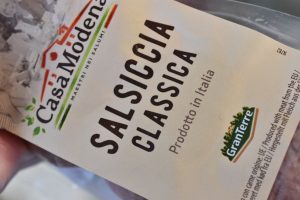 Pasta med salsiccia pølse, tomat og fløde - cremet pasta ret 