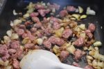 Pasta med salsiccia pølse, tomat og fløde - cremet pasta ret