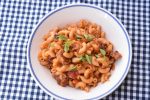 Pasta med salsiccia pølse, tomat og fløde - cremet pasta ret