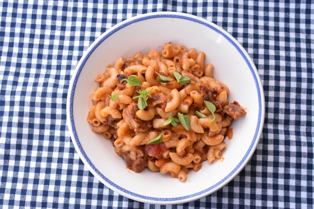 Pasta med salsiccia pølse, tomat og fløde - cremet pasta ret