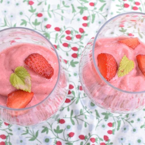 Nicecream med jordbær opskrift - sund jordbæris med banan