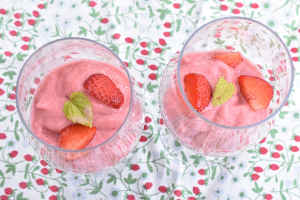 Nicecream med jordbær opskrift - sund jordbæris med banan