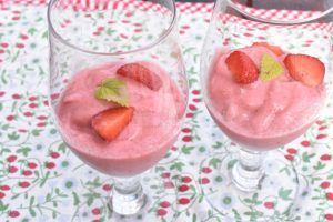 Nicecream med jordbær opskrift - sund jordbæris med banan