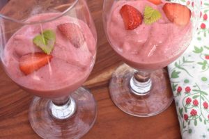 Nicecream med jordbær opskrift - sund jordbæris med banan