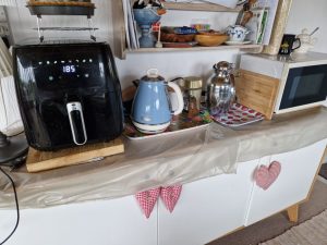 20240622_084436 • nogetiovnen.dk Nyt køkken i sommerhuset - se en forvandling