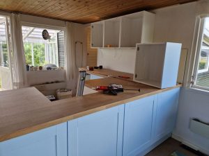 20240703_120757 • nogetiovnen.dk Nyt køkken i sommerhuset - se en forvandling