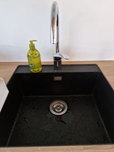 20240704_204043 • nogetiovnen.dk Nyt køkken i sommerhuset - se en forvandling