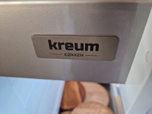 20240704_204320 • nogetiovnen.dk Nyt køkken i sommerhuset - se en forvandling