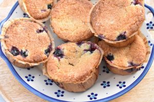 DSC_0007 • nogetiovnen.dk Solbærmuffins - nem opskrift på saftige muffins med solbær