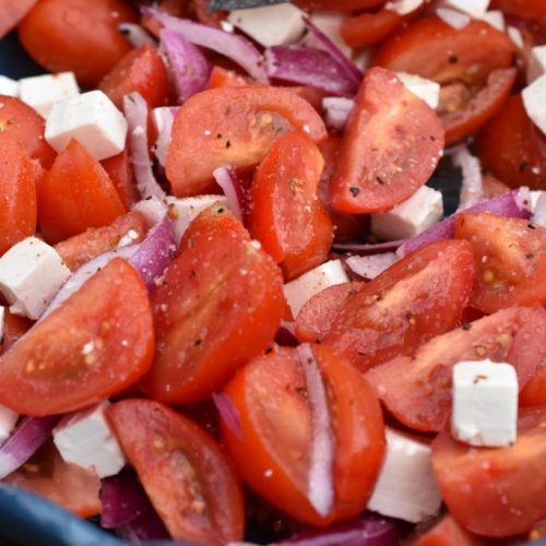 Tomatsalat med løg - nem salat med tomater