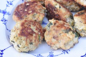 DSC_2627 • nogetiovnen.dk Kyllingefrikadeller med hytteost og havregryn