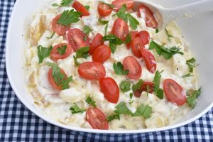 Kartoffelsalat med karry og sennep - god kold kartoffelsalat