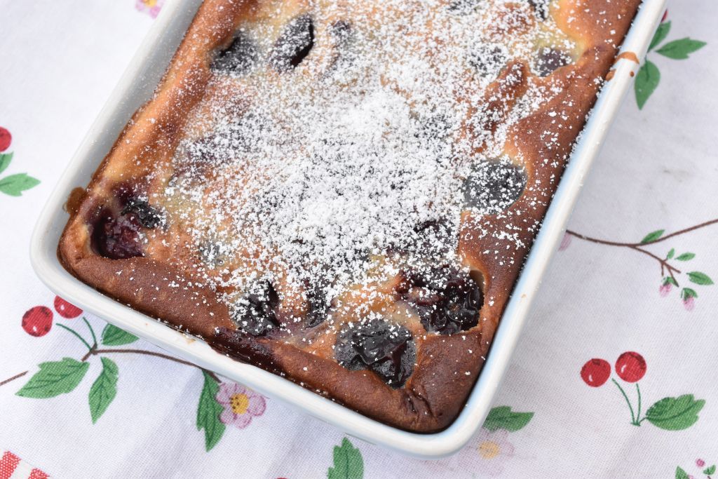 Clafoutis - nem opskrift på fransk kirsebærkage