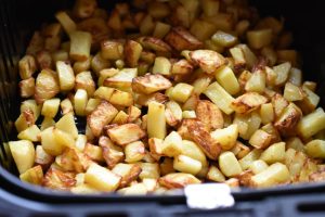 Råstegte kartofler i airfryer - nem opskrift