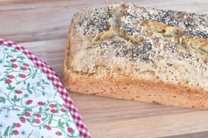 Æltefrit brød i form - franskbrød af nem æltefri dej