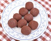 Brigadeiros - nemme chokoladetrøfler med kondenseret mælk