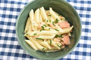 Pasta med laks - cremet pasta med fløde og laks