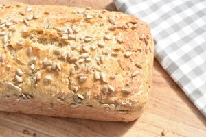 Æltefrit brød i form - franskbrød af nem æltefri dej