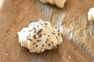 Hvidløgs croissanter - kuvertbrød af croissant dej på dåse