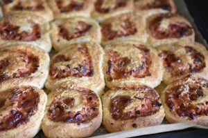 Pizzasnegle - opskrift på nem dej til bløde pizza snegle