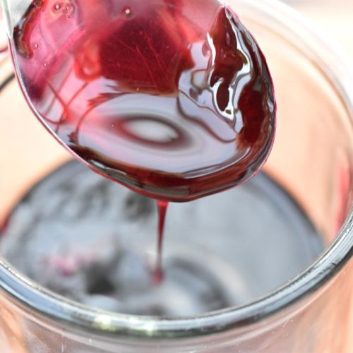 Brombærsirup - nem opskrift på hjemmelavet sirup med brombær