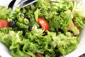 Salat med brombær - opskrift på nem brombærsalat