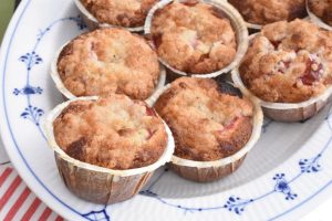 DSC_0349 3 • nogetiovnen.dk Blommemuffins med crumble topping