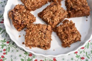 DSC_0351 • nogetiovnen.dk Blommesnitter - sprøde kagesnitter med blommekompot