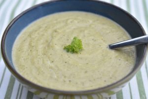 Broccolisuppe - nem opskrift på cremet suppe med broccoli