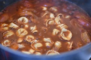 Tortellini suppe med bacon og fløde - one pot