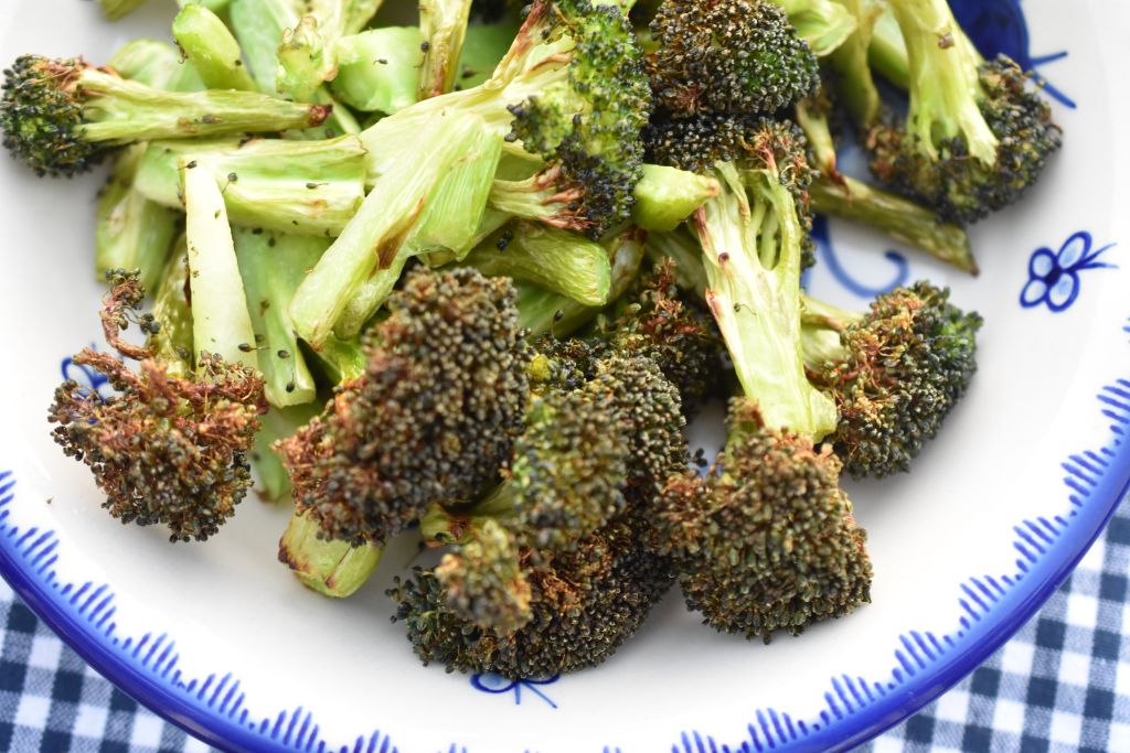 Bagt broccoli - opskrift på sprøde broccolifritter