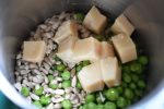 DSC_2070 • nogetiovnenstaging.com Ærtepesto - nem opskrift på pesto med ærter og mandler