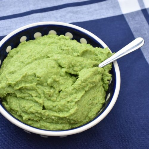 Ærtepesto - nem opskrift på pesto med ærter og mandler