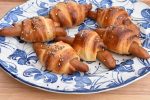 DSC_0244 • nogetiovnenstaging.com Nemme pølsehorn af croissant dej - opskrift