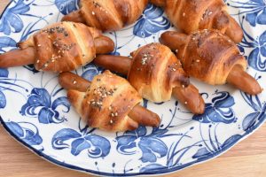 DSC_0246 • nogetiovnenstaging.com Nemme pølsehorn af croissant dej - opskrift