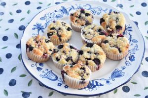 Blåbærmuffins med crumble - nem muffin opskrift