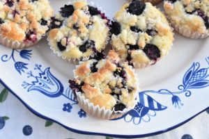 Blåbærmuffins med crumble - nem muffin opskrift