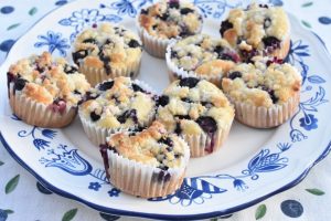 Blåbærmuffins med crumble - nem muffin opskrift
