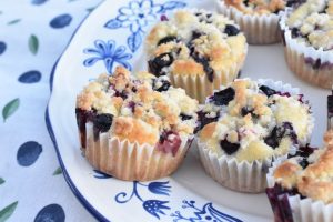 Blåbærmuffins med crumble - nem muffin opskrift