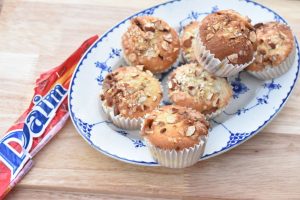 DSC_0489 • nogetiovnen.dk Daim muffins - nem muffin opskrift med Daim chokolade