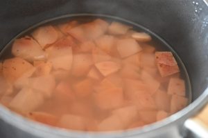 Æblesuppe - opskrift på gammeldags frugtsuppe med æbler