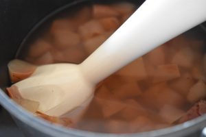 Æblesuppe - opskrift på gammeldags frugtsuppe med æbler