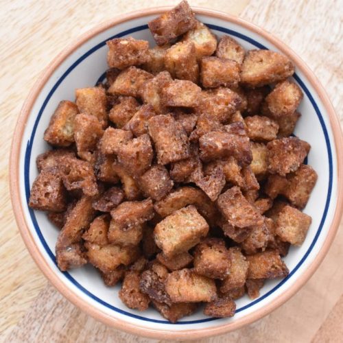 Kanelcroutoner - ristede brød croutoner med kanel sukker